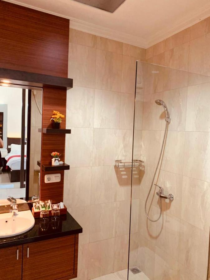 Platinum Setrasari Guest House 5Br Private Pool Bandung Exterior photo